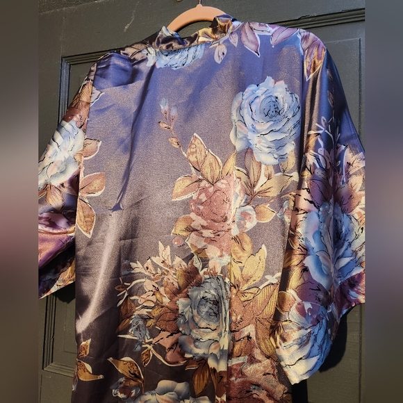 NWT Floral Kimono Robe - Picture 8 of 11